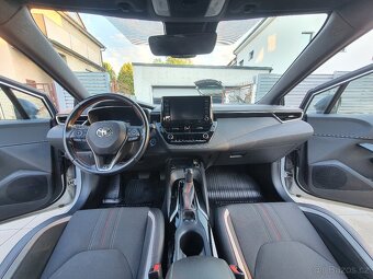 Toyota Corolla GR 1.8i Hybrid, hatchback, CZ, 1. majitel - 12