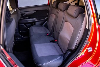 Mitsubishi Outlander 2.2DI-D 7-miestne Intense+ A/T - 12