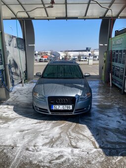 Audi a4b7 - 12