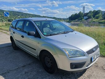 Ford Focus MK2 1.6 kombi benzín - 12