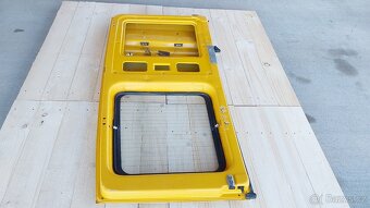 VW LT35 – DVEŘE LEVÉ ZADNÍ ŽLUTÁ - 12