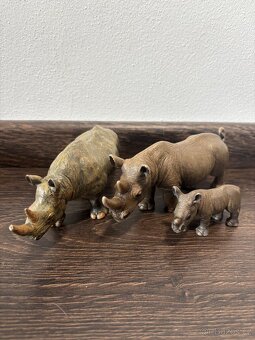 Zvířata schleich apod. - 12