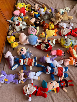 Sbírka plyšáků - přes 400 kusů, dále set Furby 2005 - 12