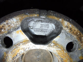 Prodám orig.15" litá kola s letními pneu. na VOLVO V40 - 12