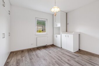 Prodej rodinného domu 94 m2, pozemek 1.027 m2 - 12