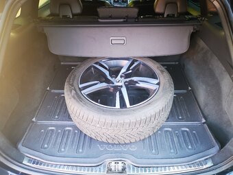 Volvo XC60 3.0 T6 242kW R-Design Summum AWD ČR - 12