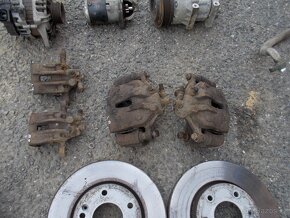 Díly podvozku Hyundai i30 1.4 80kw  r.v. 2011 - 12