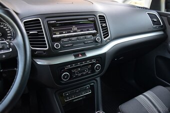 Volkswagen Sharan 2.0 TDi MATCH,EL.DVEŘE,VÝHŘEV,DKLIMA,TAŽNÉ - 12