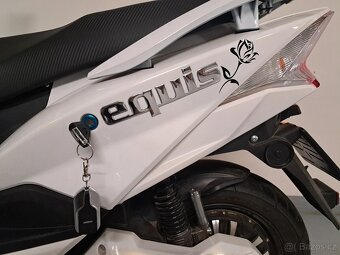 Elektroskútr Hecht Equis - najeto 138km, nové baterie - 12
