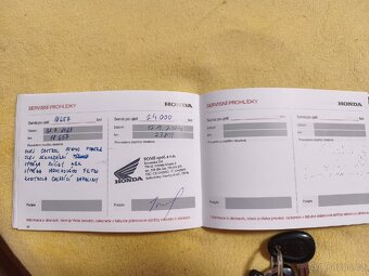 Havarovaný skůtr Honda PCX 125 - 12