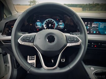 VW Golf 8 1.0 TSI manual - 12