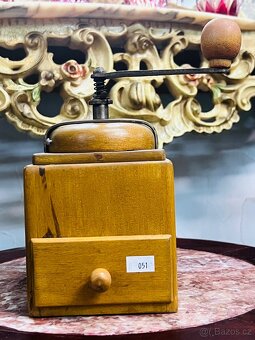 Mlýnek na kávu - 12