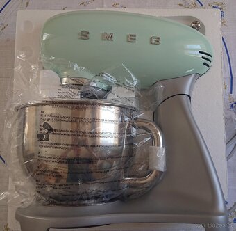 Nový kuchyňský robot SMEG, pastelově zelená barva - 12