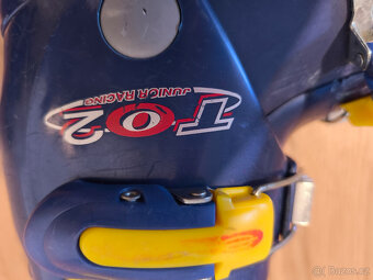 dětské sjezdové lyže + lyžáky + helma - 12