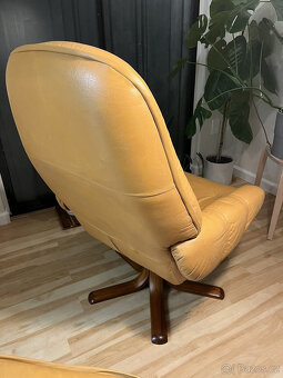 Kožené křeslo inspirované dánským Eamesem s taburetem pro St - 12