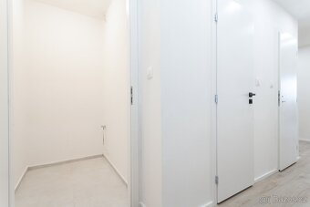 Nabízíme nový designový byt 4+kk po kompletní rekonstrukci - 12