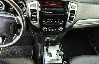MITSUBISHI PAJERO 3.2DiD 140KW 2016 1 MAJITEL-XENON- NAVIJÁK - 12