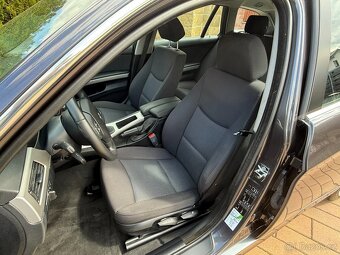 BMW 325XI 160kW E91 R6 - Bi-Xenon /PO SERVISNÍ INSP/ KRÁSNÝ - 12