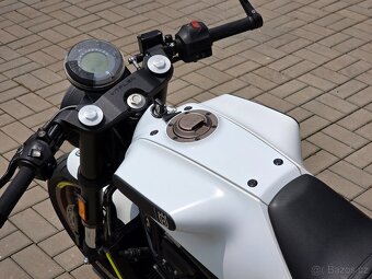 Husqvarna Vitpilen 401, servisní knížka, zrcátka - 12