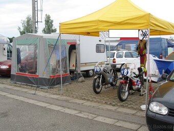 Obytný přívěs speciální pro převoz motorek, kol, ... - 12