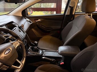 Ford Focus combi 1.5 EcB 110kW manuál - 12