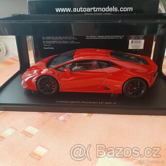 1:18 Autoart  civilne modely - 12