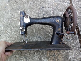 Šicí stroj Singer - 12