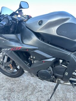 Yamaha yzf R1 - 12