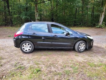 Peugeot 308 1,4 70 kw  2008 najeto 150 000 - 12