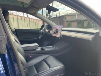 Tesla  Y 2022 rok - 12