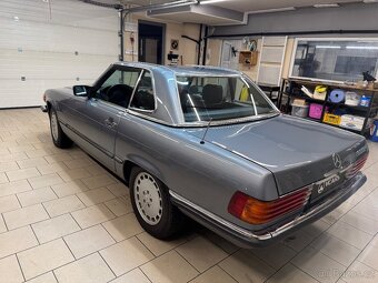 Mercedes-Benz 560 SL - 12