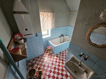 Prodám prostorný rodinný dům ve Studénce s velkou zahradou. - 12
