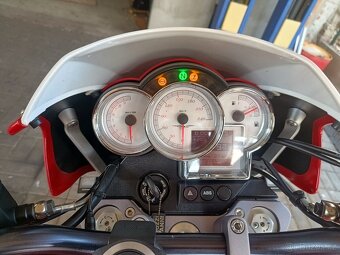 Moto Guzzi - 12