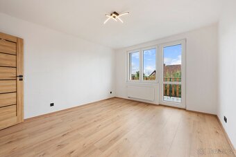 LUXUSNÍ byt Čebín 4kk 155m2 ( vč. zahrada, balkon, parking) - 12