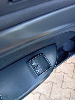 Prodám škoda Octavia 2, 1.6 75 kW, sedan, rok 2008, - 12