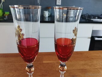 PÁROVÉ DEKOROVANÉ SKLENKY NA VÍNO - 12