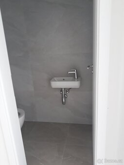 4+kk s terasou a sklepní kójí - 12