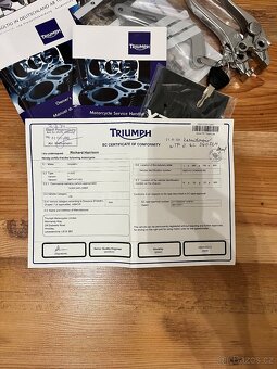 Triumph Explorer 1200 - 12