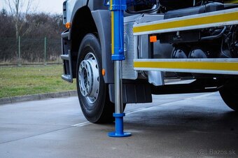 HÁKOVÝ NOSIČ KONTEJNERŮ + HYDRAULICKÁ RUKA MERCEDES AXOR 18T - 12