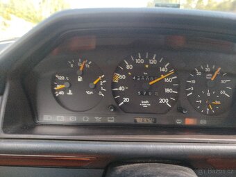 Mercedes-Benz W124 250D 69 KW 1990 - 12