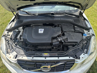 Volvo XC60 2,4D Drive 129 kW 2009 - 12