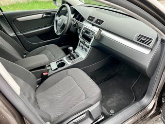 VW Passat B7 Combi - 12