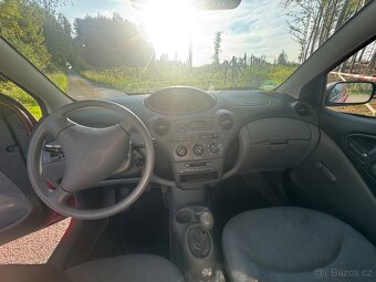 Toyota yaris 1,0 - Havlíčkův Brod - 12