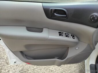 Kia Carnival FACELIFT 2.2 CRDI 110 KW 7 míst - 12