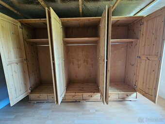 Skříň Celodřevená Jitona Art - 12