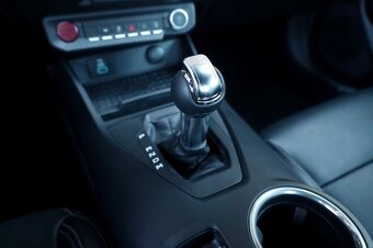 Ford Mustang 5.0 V8 NOVÝ MODEL (č.B-19) - 12