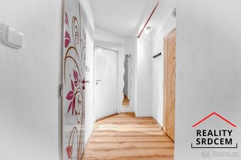 Pronájem částečně zařízeného bytu 2+kk se šatnou, 49 m2, ul. - 12