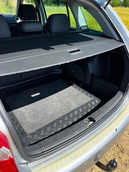 Škoda Fabia Combi 1.4 16V, 63 kW, Ambiente - 12