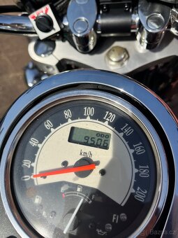 Kawasaki VN 900 - 12