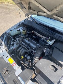 Ford Focus 1.6 74kw - 12